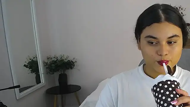 Miabloomm  online show from October 23, 3:23 am