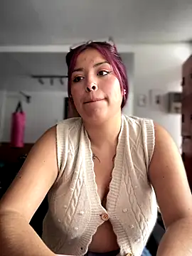 Snapshot of Ross_Pink chatting on September 24, 3:33 pm Ross Pink online show from September 24, 3:33 pm