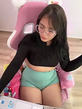Snapshot of Angeldusttt chatting on October 17, 4:10 pm Angeldusttt online show from October 17, 4:10 pm