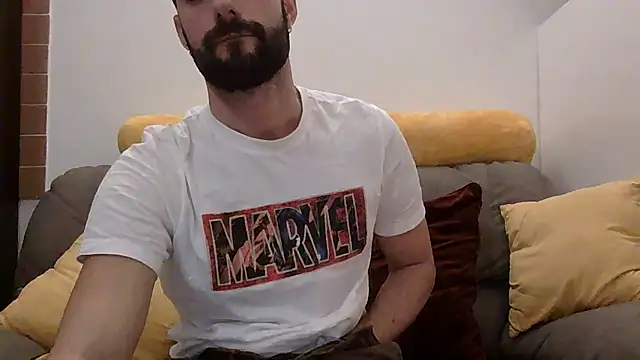 Amicisegreti online show from December 17, 4:22 pm