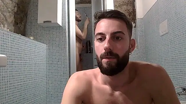 Amicisegreti online show from February 22, 4:08 pm