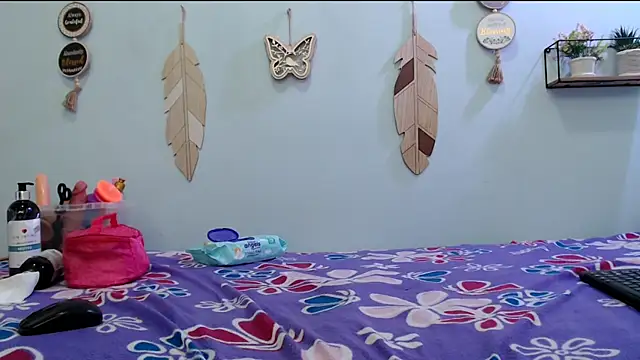 ashlyanaldeep18 online show from February 9, 2:14 am