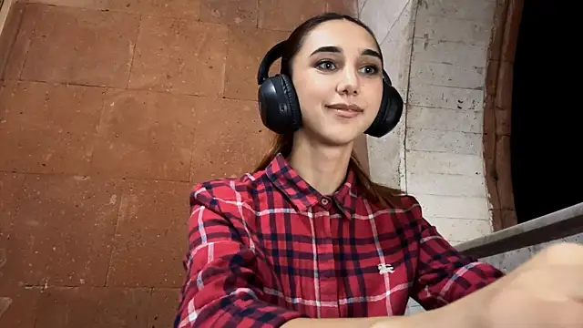 LinaMour online show from September 10, 9:59 pm