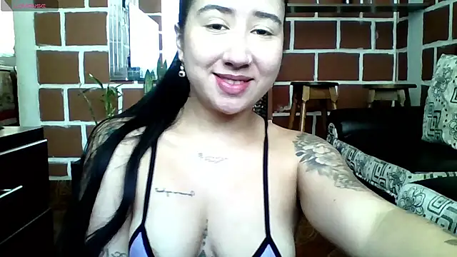 Roxy Heat online show from October 15, 3:03 pm
