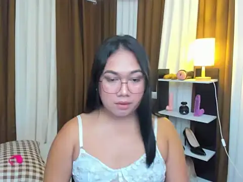 Snapshot of TsUncutKaren chatting on October 1, 5:23 am TsUncutKaren online show from October 1, 5:23 am