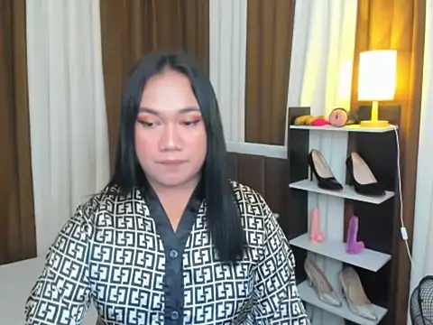 Snapshot of TsUncutKaren chatting on September 24, 5:01 pm TsUncutKaren online show from September 24, 5:01 pm