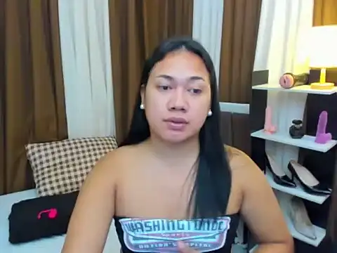 Snapshot of TsUncutKaren chatting on October 15, 5:54 am TsUncutKaren online show from October 15, 5:54 am