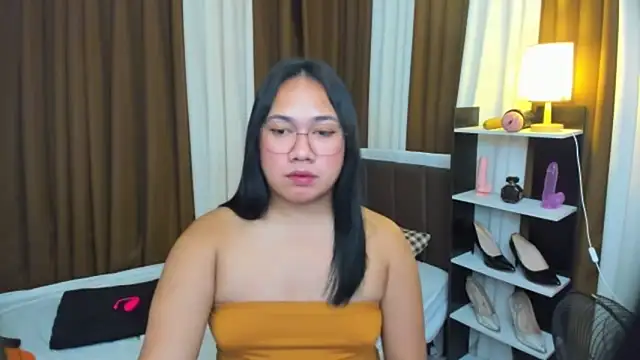 Snapshot of TsUncutKaren chatting on October 11, 5:23 am TsUncutKaren online show from October 11, 5:23 am