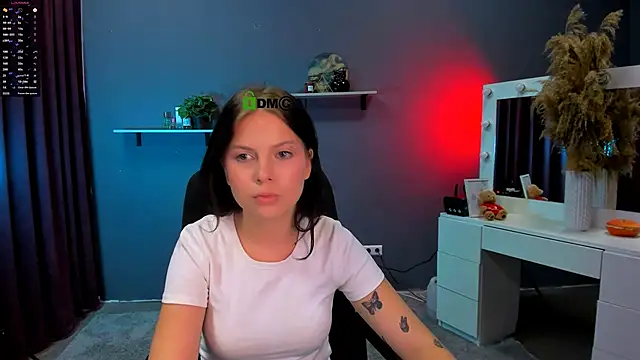 Snapshot of renata_sweety chatting on September 17, 1:09 pm renata sweety online show from September 17, 1:09 pm