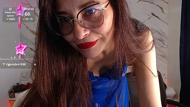  naomi s online show from June 4, 2:54 pm