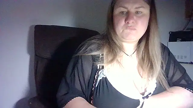 Snapshot of MartaXLove chatting on September 15, 7:43 pm MartaXLove online show from September 15, 7:43 pm