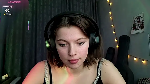 CutieAnny online show from February 4, 8:39 am