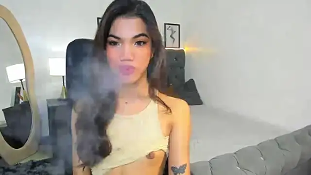 Snapshot of CassieSommereux chatting on October 16, 5:21 am CassieSommereux online show from October 16, 5:21 am