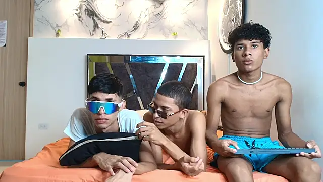 LONDON BOYS1 online show from November 16, 1:40 am