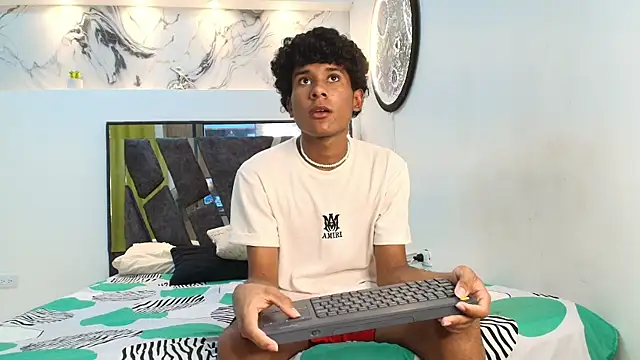 LONDON BOYS1 online show from October 21, 1:20 am