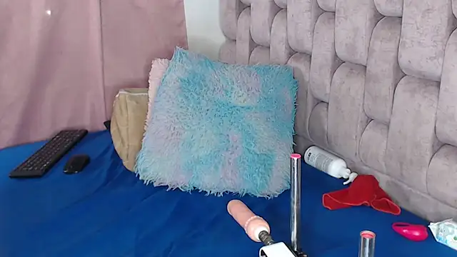 Alexa-Hunter online show from May 28, 1:58 am