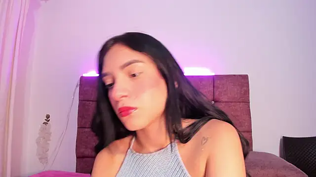 Snapshot of violet_77711 chatting on September 12, 10:35 am violet 77711 online show from September 12, 10:35 am
