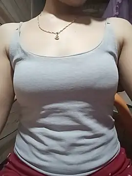 LucyyLy online show from May 27, 9:06 am