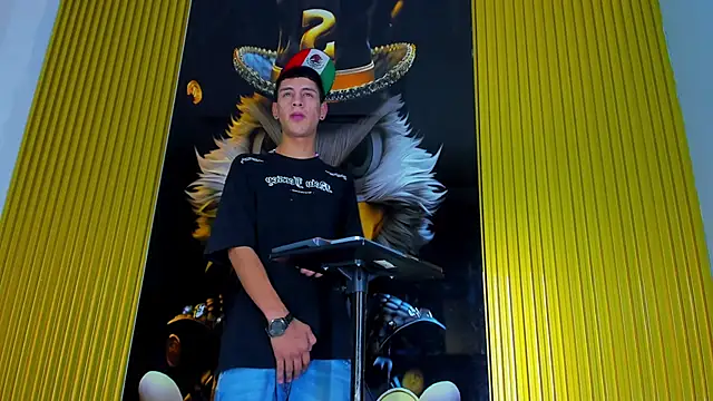 Dante Brown1  online show from November 6, 9:53 pm