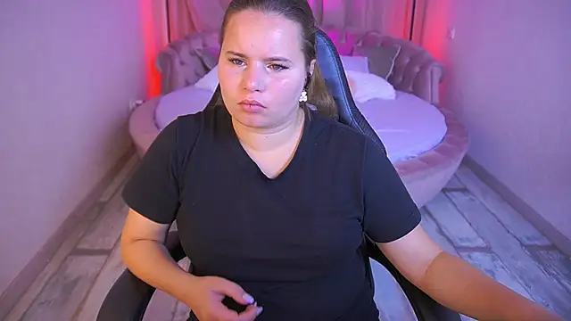 LolaCurvys online show from September 28, 1:49 pm