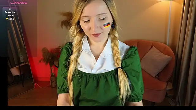 Snapshot of Milana_Key chatting on September 23, 9:57 pm Milana Key online show from September 23, 9:57 pm