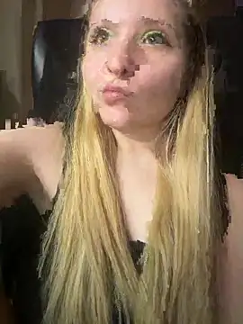 Snapshot of Milana_Key chatting on October 15, 10:18 am Milana Key online show from October 15, 10:18 am