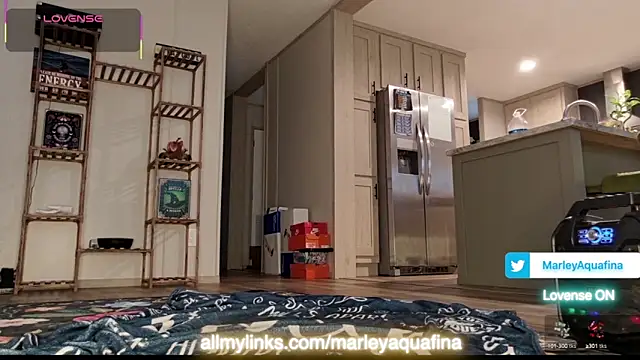 Snapshot of MarleyAquafina chatting on September 26, 1:42 pm MarleyAquafina online show from September 26, 1:42 pm