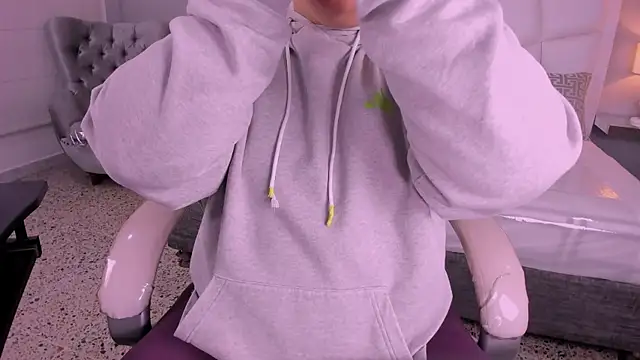 Miss Francheska online show from February 18, 12:15 pm