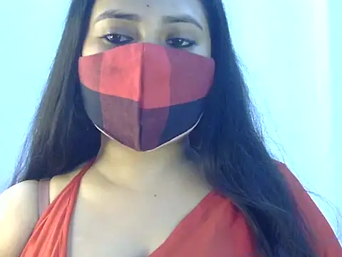 Hott Noor online show from December 19, 1:58 pm