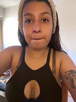  Chloe Smith online show from April 9, 2:55 pm