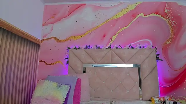 Taylor oriana  online show from November 14, 11:10 am