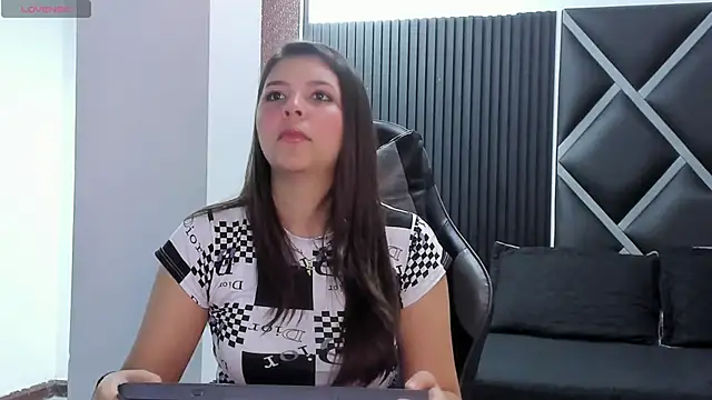 Charlotte-Star online show from November 17, 9:15 pm