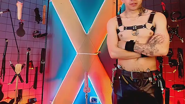 Snapshot of masterr_bdsm__ chatting on October 13, 12:41 pm masterr bdsm online show from October 13, 12:41 pm