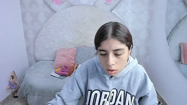 Gaby louse online show from April 3, 7:01 pm