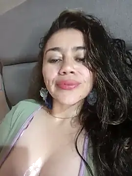 Snapshot of sexy-latina1 chatting on October 19, 8:22 pm sexy-latina1 online show from October 19, 8:22 pm
