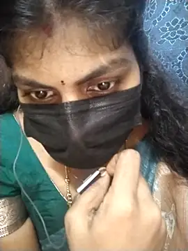 Snapshot of Nithiila chatting on October 28, 7:25 am Nithiila online show from October 28, 7:25 am