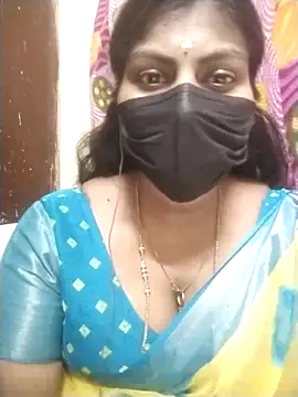 Snapshot of Nithiila chatting on September 18, 9:19 am Nithiila online show from September 18, 9:19 am