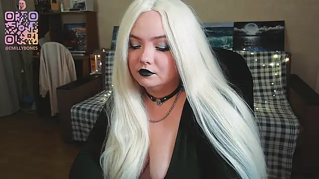 Snapshot of EmillyBones chatting on September 8, 6:07 pm EmillyBones online show from September 8, 6:07 pm