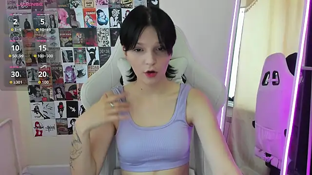 Snapshot of AudreyyKim chatting on October 2, 9:47 am AudreyyKim online show from October 2, 9:47 am