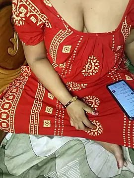 Snapshot of desi_boudi87 chatting on October 17, 6:11 pm desi boudi87 online show from October 17, 6:11 pm