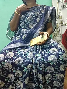 Snapshot of desi_boudi87 chatting on September 27, 12:34 pm desi boudi87 online show from September 27, 12:34 pm