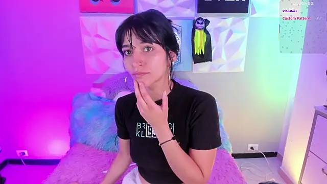 LindaWz  online show from October 28, 3:56 am