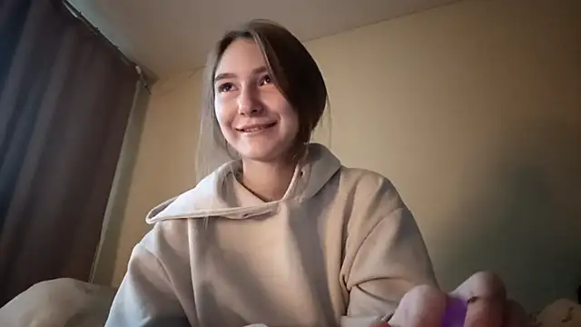 Nymera flare online show from December 1, 6:06 am