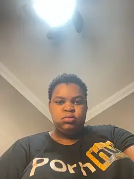 Snapshot of MamoM24 chatting on September 28, 10:31 am MamoM24 online show from September 28, 10:31 am