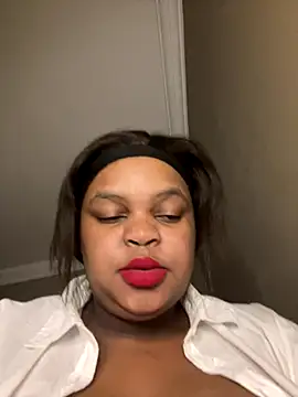 Snapshot of MamoM24 chatting on September 17, 12:25 pm MamoM24 online show from September 17, 12:25 pm