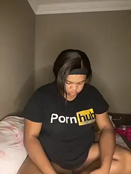 Snapshot of MamoM24 chatting on September 23, 6:50 pm MamoM24 online show from September 23, 6:50 pm