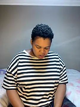 Snapshot of MamoM24 chatting on September 29, 11:59 am MamoM24 online show from September 29, 11:59 am