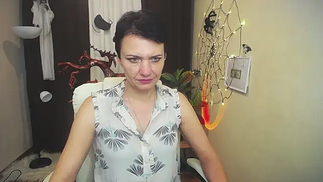 AvaSaturnian online show from October 19, 10:28 am