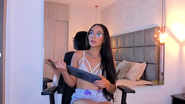 Roseaurora online show from April 14, 12:38 pm