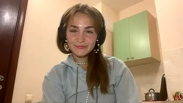 Snapshot of BunnyTiedeman chatting on September 23, 7:12 pm BunnyTiedeman online show from September 23, 7:12 pm